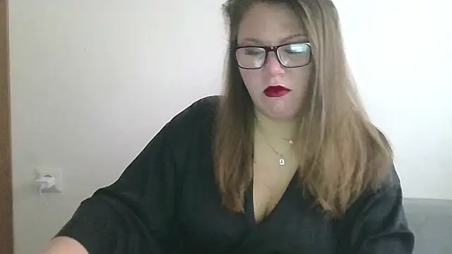 Snapshot of MuseChic_Wild chatting on 27, 4, 2026 MuseChic Wild online show from 27, 4, 2026