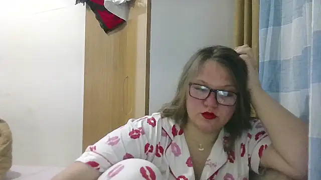 Snapshot of MuseChic_Wild chatting on 11, 5, 2026 MuseChic Wild online show from 11, 5, 2026
