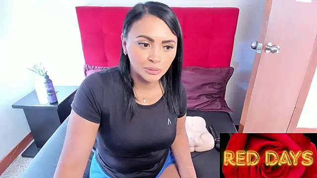 EstrellaSmmith online show from 2, 4, 2026