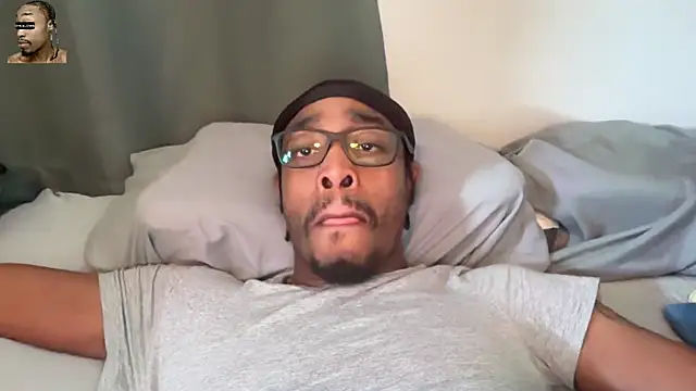Snapshot of OneUp_Close chatting on 24, 4, 2026 OneUp Close online show from 24, 4, 2026