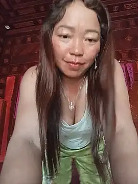 Snapshot of Yellow-pink chatting on 27, 5, 2026 Yellow-pink online show from 27, 5, 2026