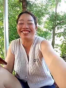Snapshot of Yellow-pink chatting on 3, 6, 2026 Yellow-pink online show from 3, 6, 2026