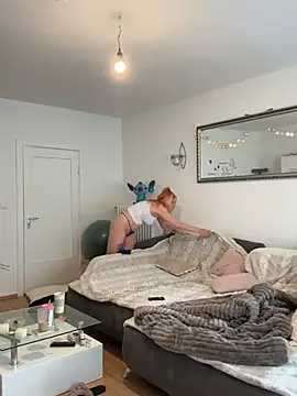 Snapshot of Fiebie_licious_ chatting on 13, 5, 2026 Fiebie licious online show from 13, 5, 2026