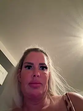 Snapshot of anna_kournikova chatting on 8, 6, 2026 anna kournikova online show from 8, 6, 2026