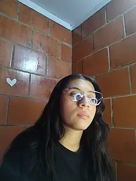 Snapshot of Amanda_x1 chatting on 25, 4, 2026 Amanda x1 online show from 25, 4, 2026
