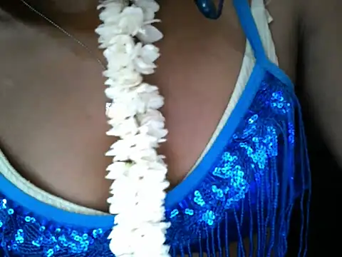Snapshot of Couplehot00 chatting on 15, 4, 2026 Couplehot00 online show from 15, 4, 2026
