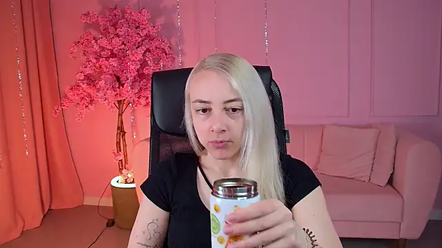 CarolMoor online show from 24, 4, 2026