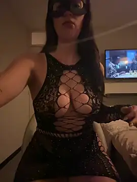 Snapshot of LunaValentina1 chatting on 18, 5, 2026 LunaValentina1 online show from 18, 5, 2026