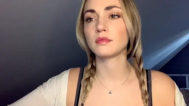 ScarlettSensitive online show from 24, 4, 2026