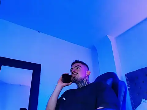 Dallas Whitee online show from 9, 4, 2026
