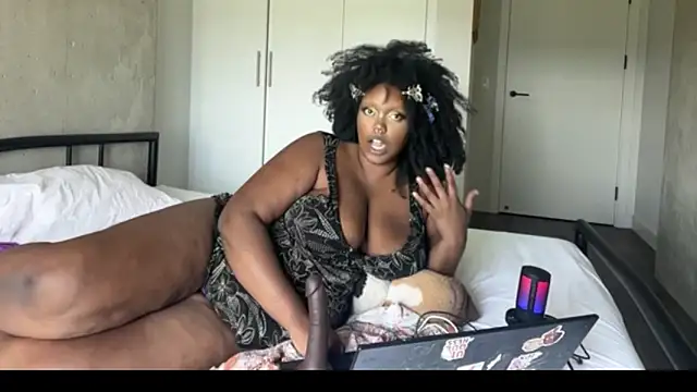 Snapshot of juicy_janet chatting on 23, 7, 2026 juicy janet online show from 23, 7, 2026