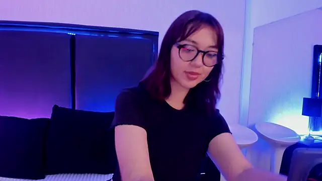 Snapshot of LilithBluum chatting on 7, 5, 2026 LilithBluum online show from 7, 5, 2026