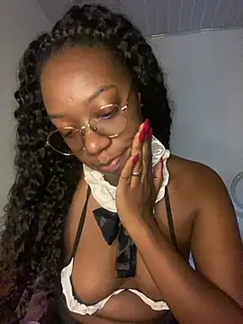 Snapshot of GaiaFiore chatting on 1, 5, 2026 GaiaFiore online show from 1, 5, 2026