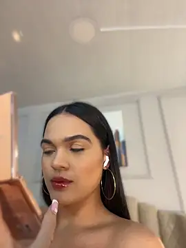 Snapshot of Bella-Ferrer chatting on 7, 5, 2026 Bella-Ferrer online show from 7, 5, 2026