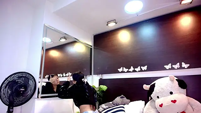 Gabriela meow online show from 3, 6, 2026