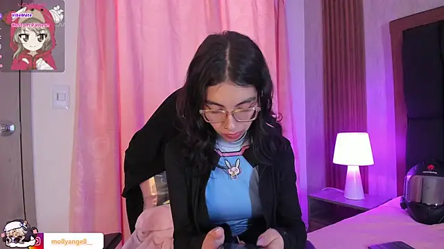Snapshot of Molly_A chatting on 1, 4, 2026 Molly A online show from 1, 4, 2026