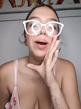 Kitty Loveee online show from 16, 7, 2026