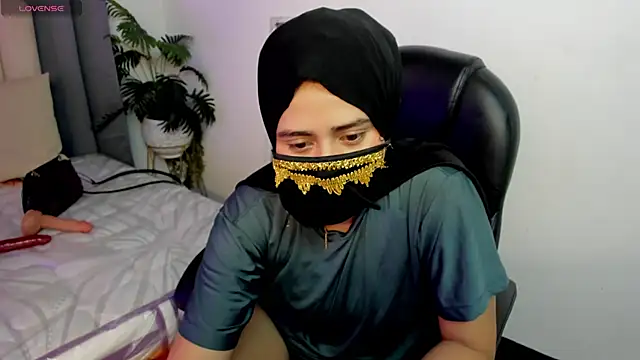 Snapshot of bahiya_aziz chatting on 7, 6, 2026 bahiya aziz online show from 7, 6, 2026