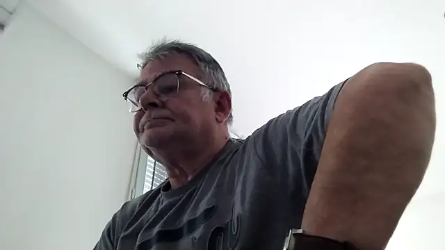 Snapshot of oura chatting on 2, 5, 2026 oura online show from 2, 5, 2026