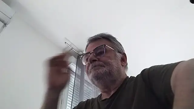 Snapshot of oura chatting on 26, 5, 2026 oura online show from 26, 5, 2026