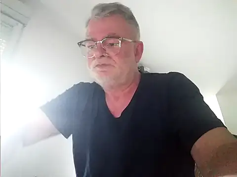 Snapshot of oura chatting on 4, 6, 2026 oura online show from 4, 6, 2026