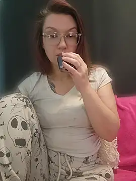 NicolePearl online show from 11, 7, 2026