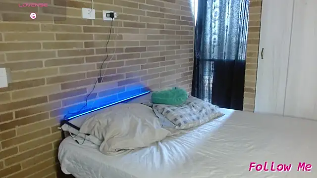 sweet-little online show from 28, 3, 2026