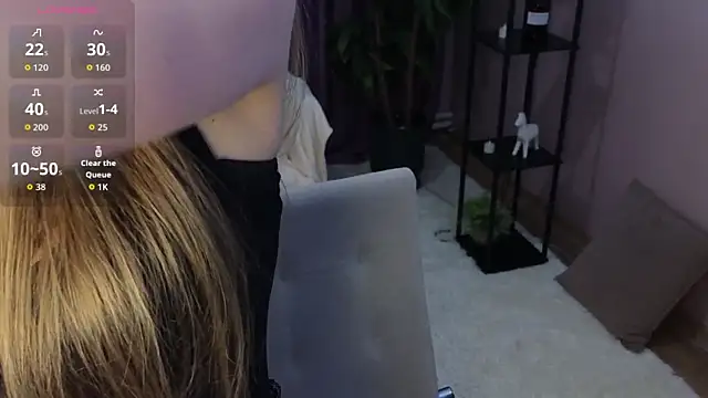 BlondeLina online show from 19, 4, 2026