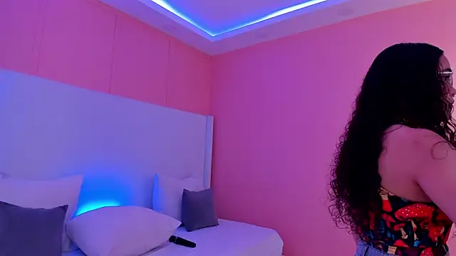 luna veega online show from 20, 4, 2026