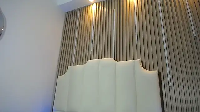 Snapshot of ZafiroCat chatting on 9, 5, 2026 ZafiroCat online show from 9, 5, 2026