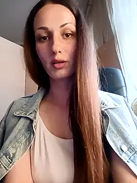 Snapshot of LunaCrystall chatting on 10, 4, 2026 LunaCrystall online show from 10, 4, 2026