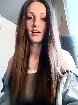 Snapshot of LunaCrystall chatting on 13, 4, 2026 LunaCrystall online show from 13, 4, 2026
