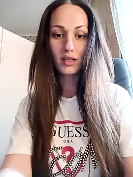 Snapshot of LunaCrystall chatting on 15, 4, 2026 LunaCrystall online show from 15, 4, 2026