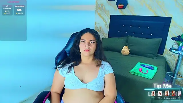 scarlettt  joness online show from 1, 4, 2026