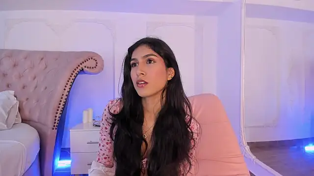 LucianaBlanco  online show from 15, 6, 2026