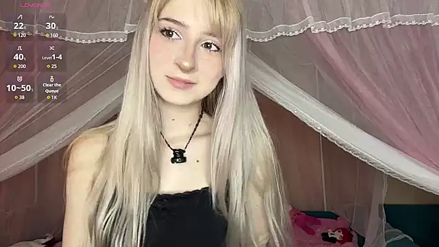 Snapshot of OnlyEva1 chatting on 17, 5, 2026 OnlyEva1 online show from 17, 5, 2026