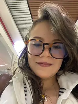 Snapshot of Tallulah_Kinky chatting on 8, 4, 2026 Tallulah Kinky online show from 8, 4, 2026