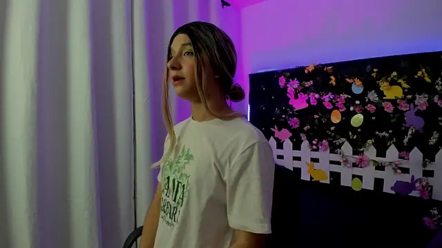 BellaRoge online show from 8, 4, 2026