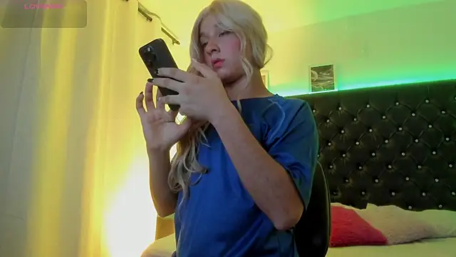Snapshot of BellaRoge chatting on 20, 5, 2026 BellaRoge online show from 20, 5, 2026