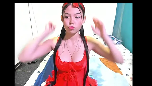 Snapshot of Draculaura_X chatting on 12, 7, 2026 Draculaura X online show from 12, 7, 2026