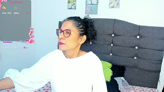 Snapshot of Antonella_Rizzo01 chatting on 9, 6, 2026 Antonella Rizzo01 online show from 9, 6, 2026