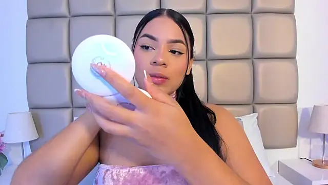 lilly williamss online show from 19, 4, 2026