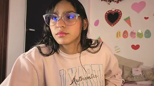 PaulaCutexs online show from 7, 4, 2026