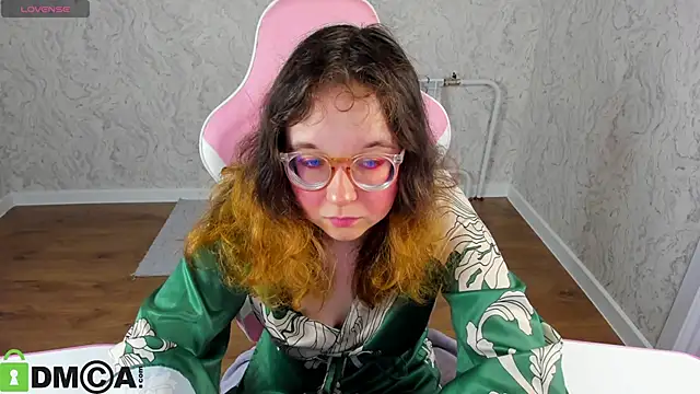Snapshot of Aleks-caster chatting on 10, 5, 2026 Aleks-caster online show from 10, 5, 2026