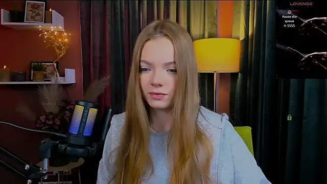 Snapshot of maddy_moah chatting on 28, 4, 2026 maddy moah online show from 28, 4, 2026