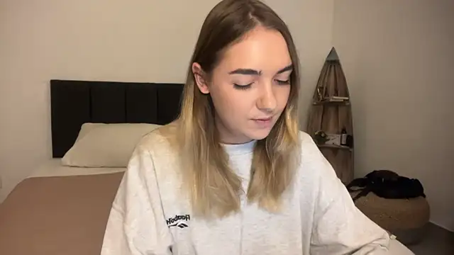 RoxyWet online show from 2, 4, 2026