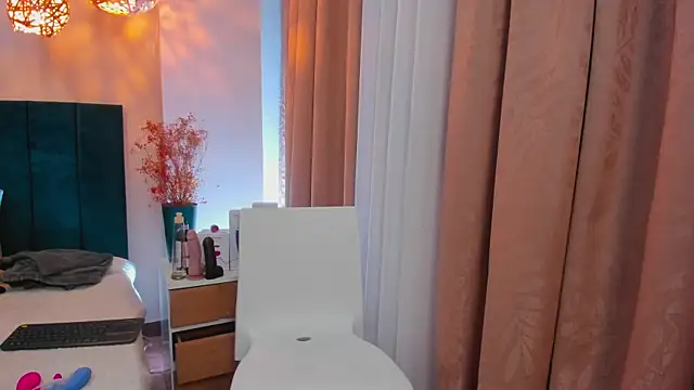 Snapshot of SabrinaWarren_ chatting on 2, 6, 2026 SabrinaWarren online show from 2, 6, 2026