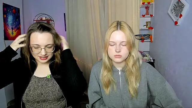 Snapshot of trixy_melison chatting on 11, 4, 2026 trixy melison online show from 11, 4, 2026