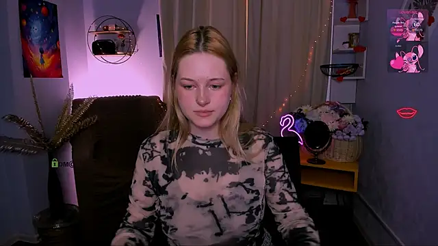 Snapshot of trixy_melison chatting on 14, 4, 2026 trixy melison online show from 14, 4, 2026