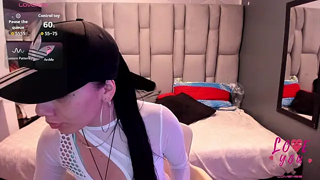 Snapshot of Abril_Fox__ chatting on 7, 6, 2026 Abril Fox online show from 7, 6, 2026